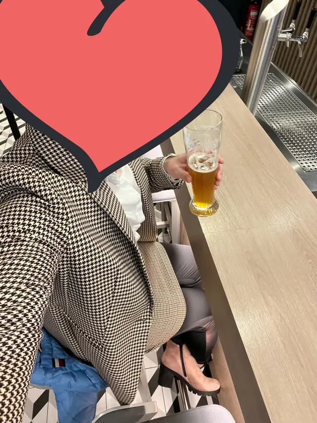 Mit Rock und Heels auf Geschäftsreise